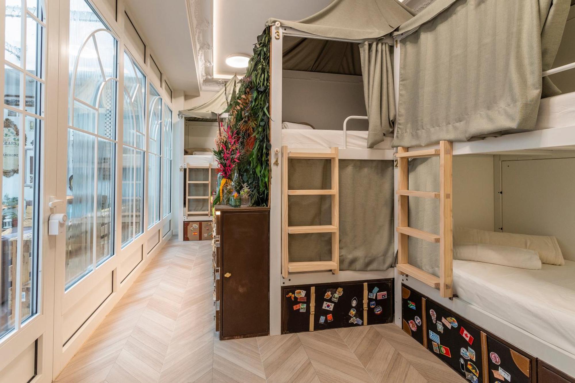 4 Bears Sharehome Madrid Extérieur photo