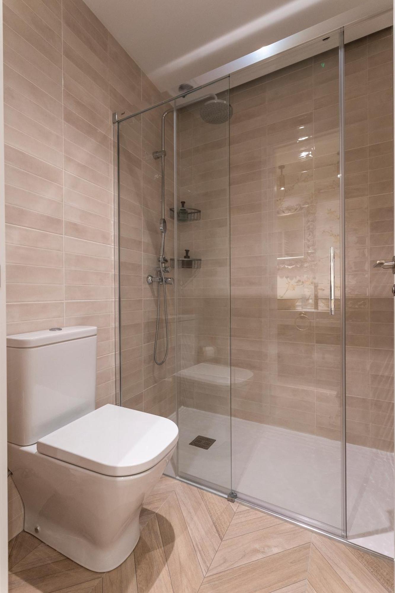 4 Bears Sharehome Madrid Extérieur photo