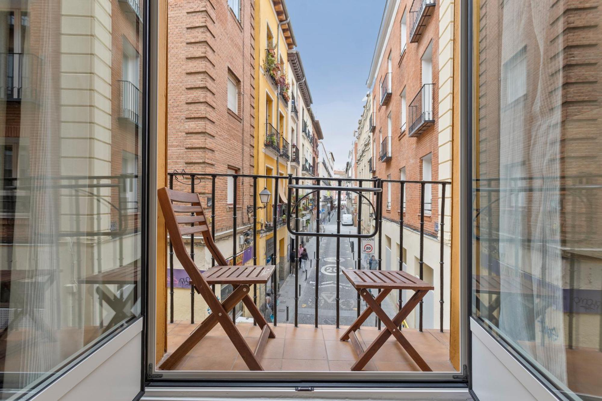 4 Bears Sharehome Madrid Extérieur photo