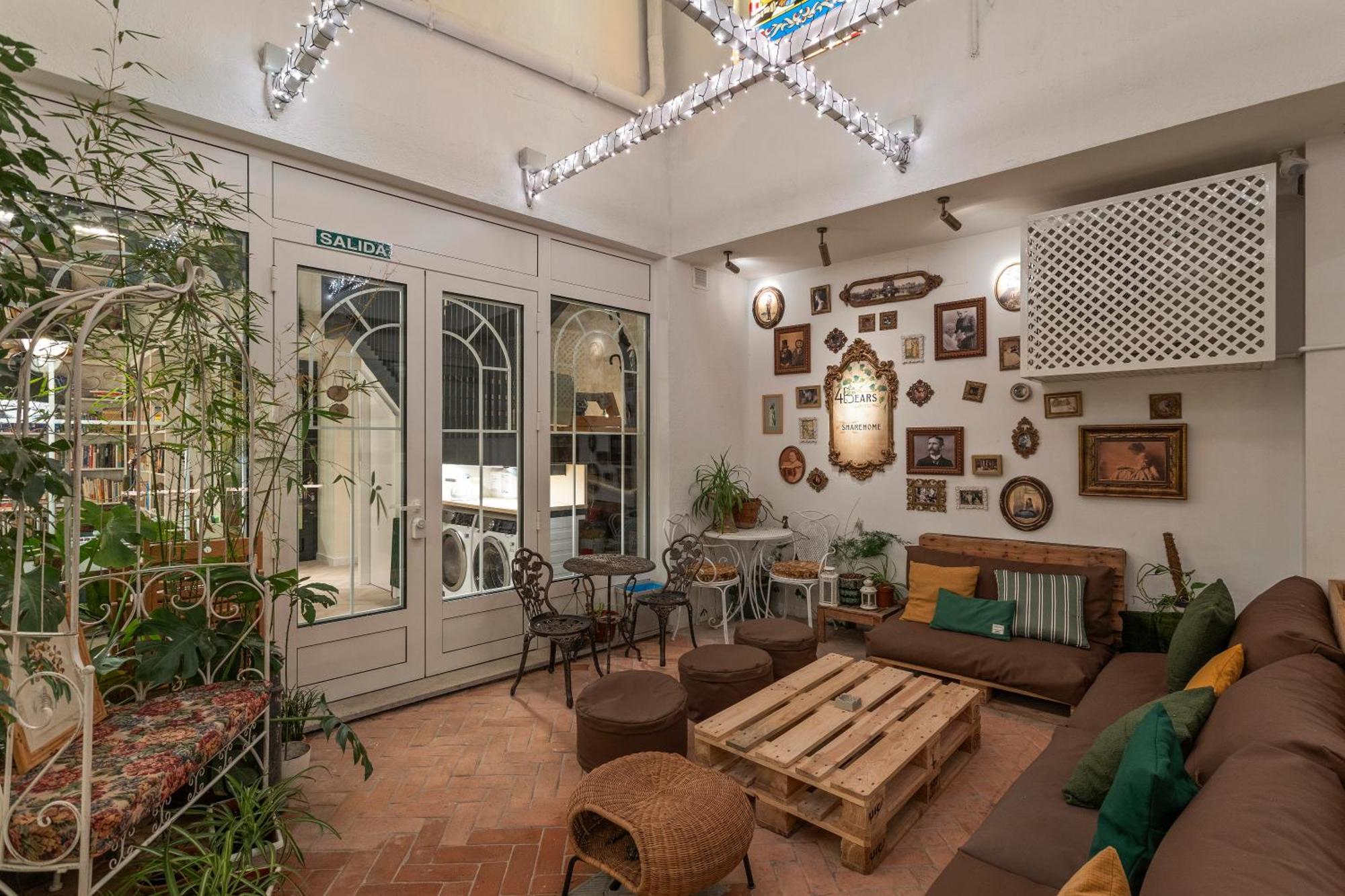 4 Bears Sharehome Madrid Extérieur photo