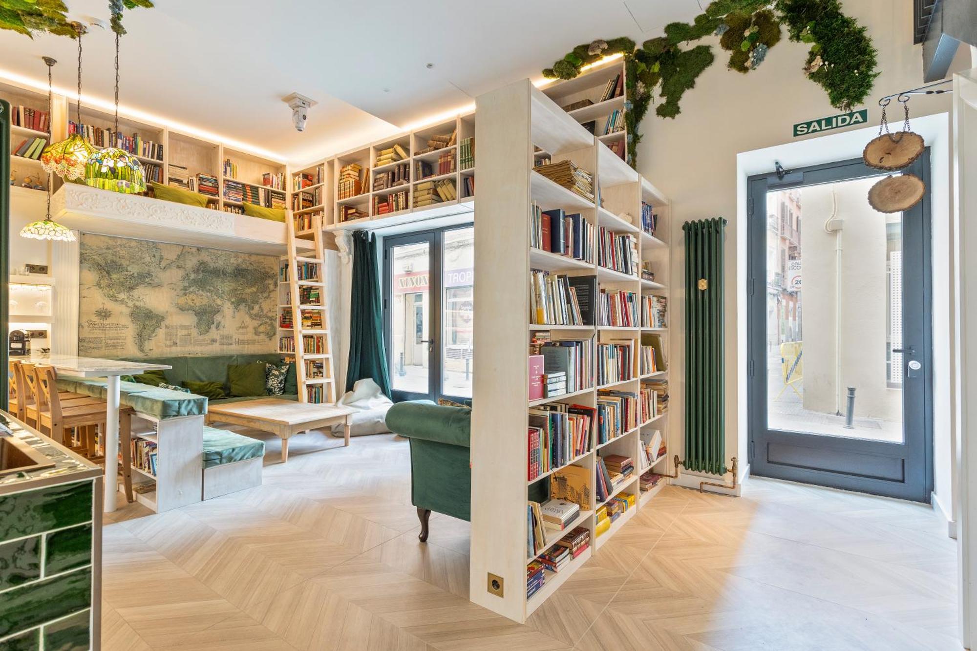 4 Bears Sharehome Madrid Extérieur photo