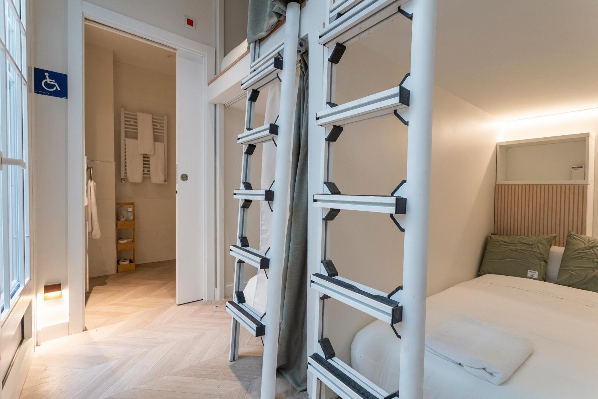 4 Bears Sharehome Madrid Extérieur photo